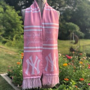 Pink new york yankees scarf